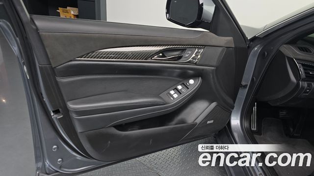 Cadillac CTS 2019 — photo 14