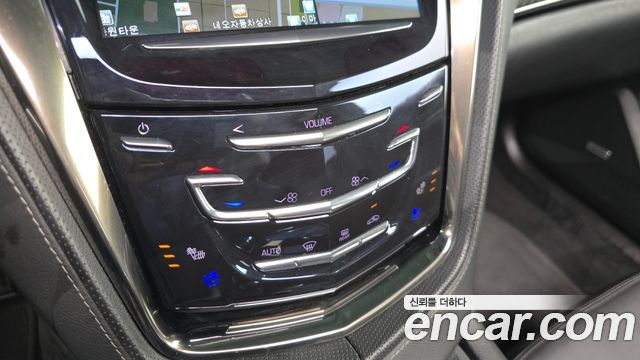 Cadillac CTS 2019 — photo 27