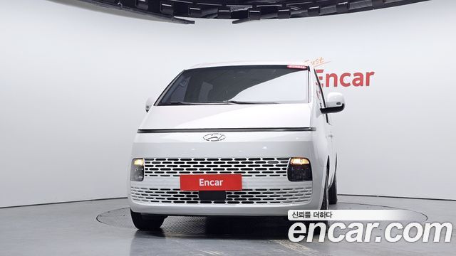 Hyundai Staria 2024 — photo 3