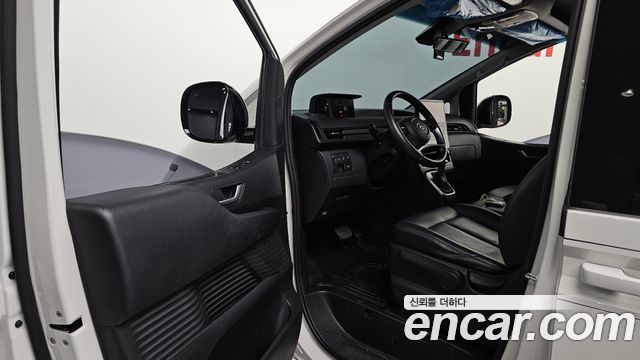 Hyundai Staria 2024 — photo 13