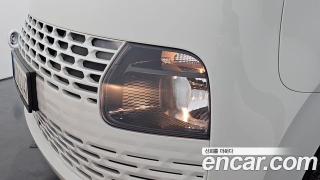Hyundai Staria 2024 — photo 8