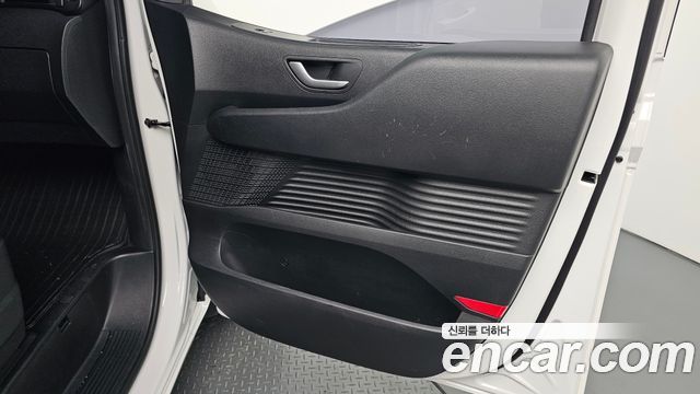Hyundai Staria 2024 — photo 15