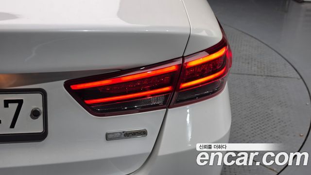 Kia K5 2016 — photo 9