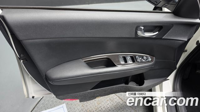 Kia K5 2016 — photo 14