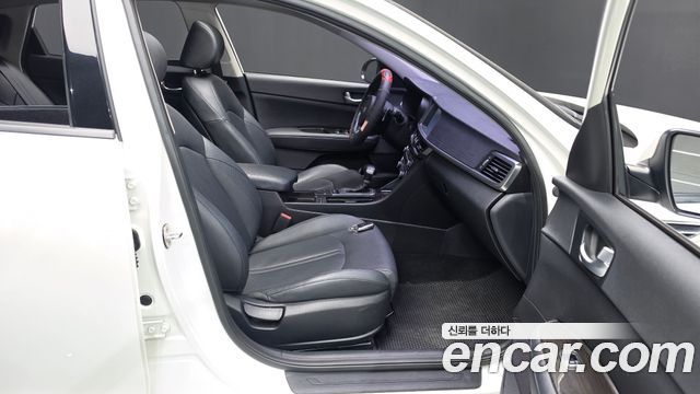 Kia K5 2016 — photo 16