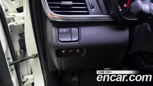 Kia K5 2016 — photo 31