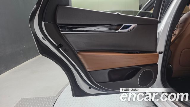 Genesis G80 2022 — photo 15