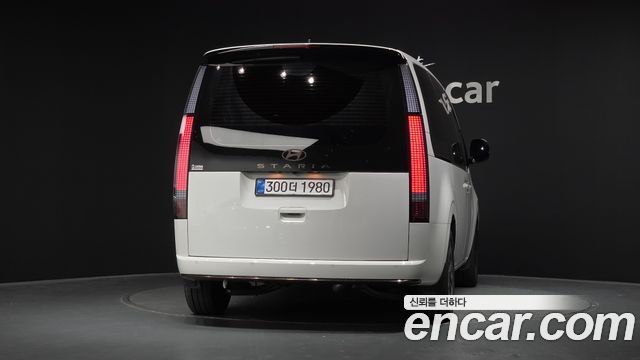 Hyundai Staria 2025 — photo 4