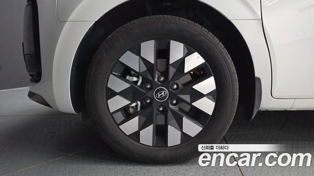 Hyundai Staria 2025 — photo 5