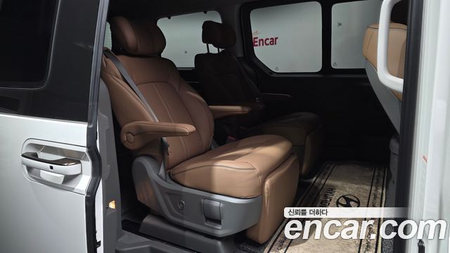Hyundai Staria 2025 — photo 18