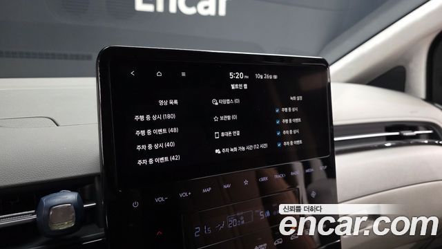 Hyundai Staria 2025 — photo 23