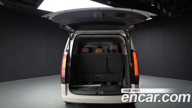 Hyundai Staria 2025 — photo 26
