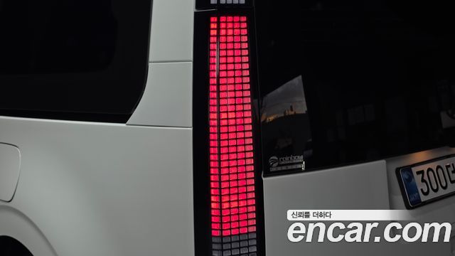 Hyundai Staria 2025 — photo 9
