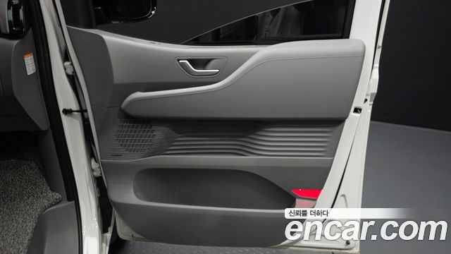 Hyundai Staria 2025 — photo 15