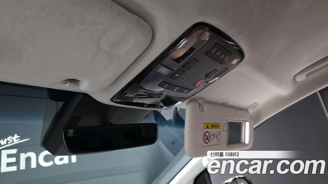 Hyundai Staria 2025 — photo 28