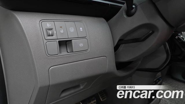 Hyundai Staria 2025 — photo 29