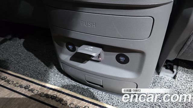 Hyundai Staria 2025 — photo 34