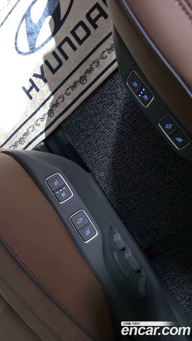 Hyundai Staria 2025 — photo 36