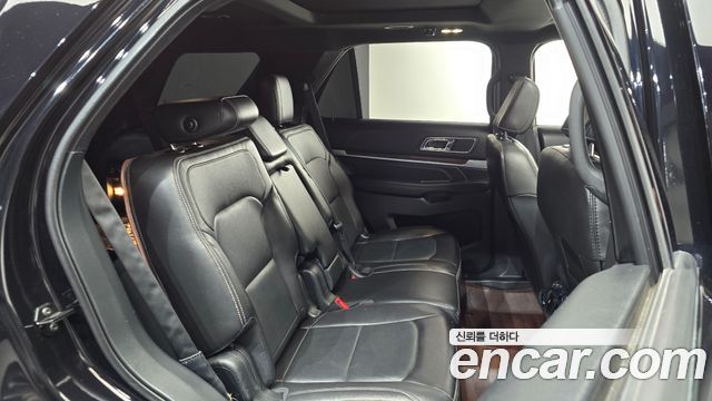 Ford Explorer 2018 — photo 17