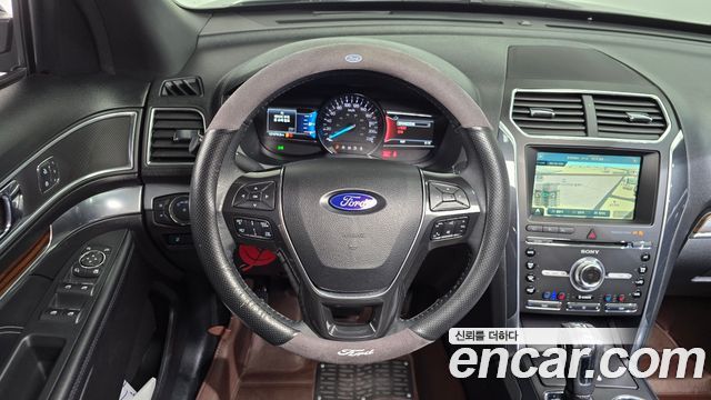 Ford Explorer 2018 — photo 18