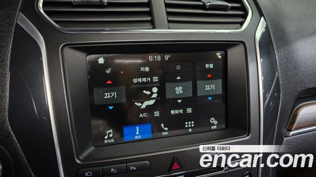 Ford Explorer 2018 — photo 23