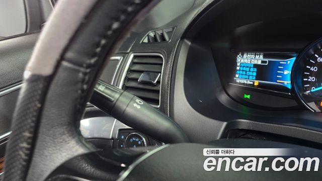 Ford Explorer 2018 — photo 25