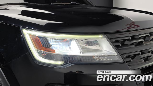 Ford Explorer 2018 — photo 8