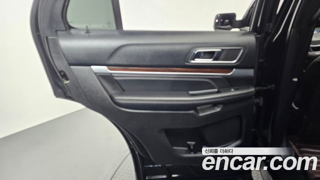 Ford Explorer 2018 — photo 15