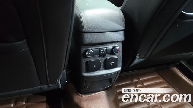 Ford Explorer 2018 — photo 28