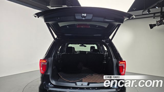 Ford Explorer 2018 — photo 33