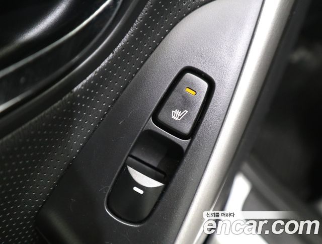 Hyundai AVANTE 2013 — photo 17