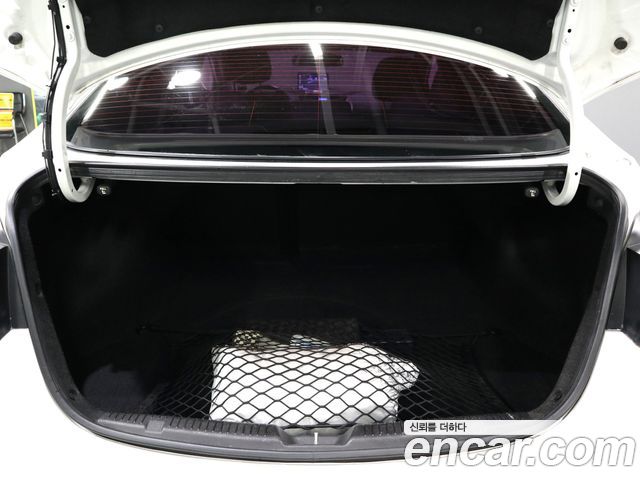 Hyundai AVANTE 2013 — photo 18