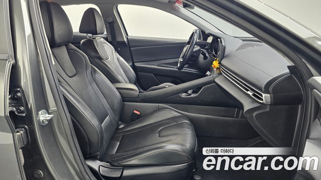 Hyundai AVANTE 2021 — photo 17