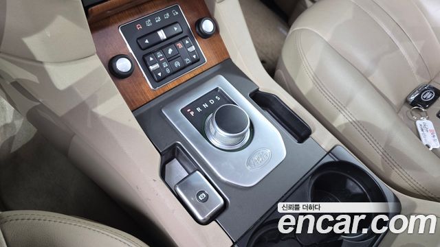 Land Rover Discovery 2014 — photo 8