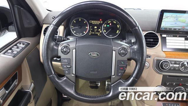 Land Rover Discovery 2014 — photo 12