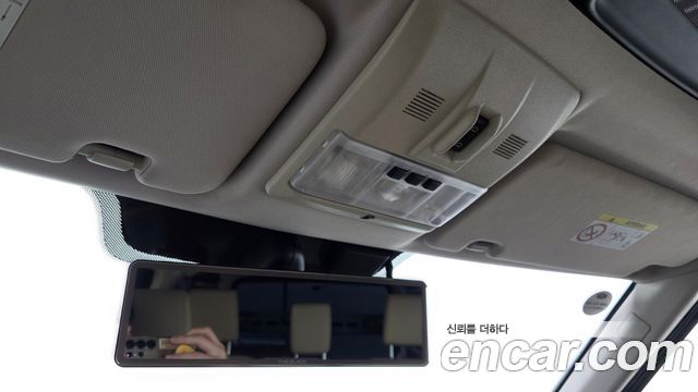 Land Rover Discovery 2014 — photo 16
