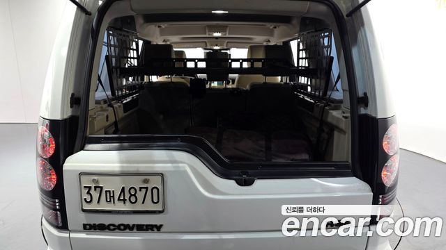 Land Rover Discovery 2014 — photo 18