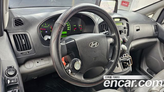 Hyundai Starex 2015 — photo 13