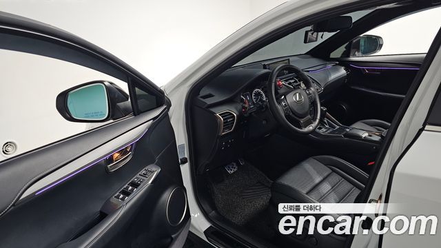 Lexus NX 2020 — photo 13