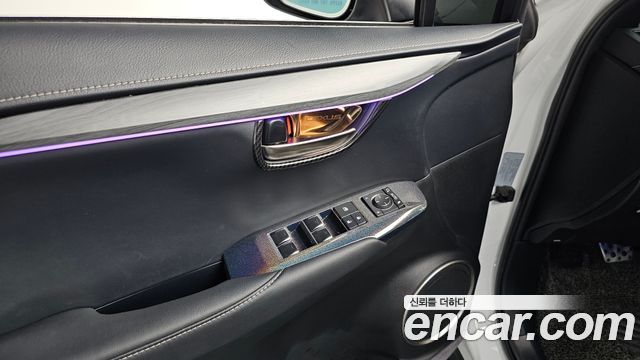 Lexus NX 2020 — photo 33