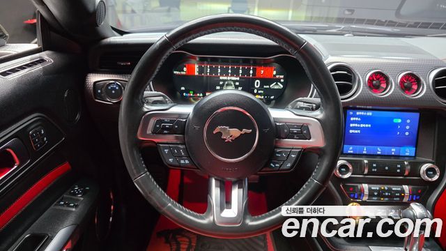 Ford Mustang 2019 — photo 18