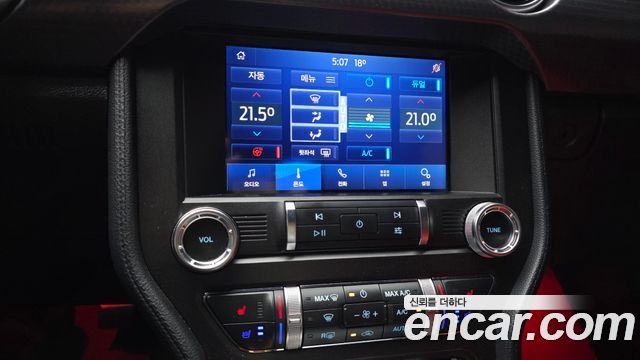 Ford Mustang 2019 — photo 19