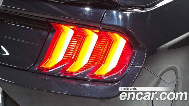 Ford Mustang 2019 — photo 9