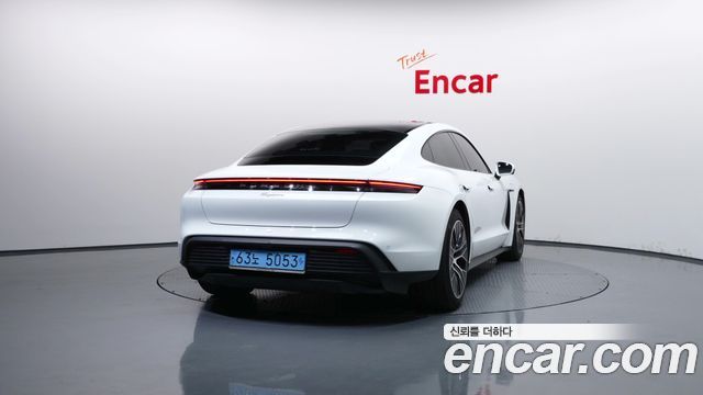Porsche Taycan 2022 — photo 4