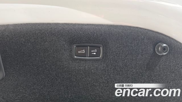Porsche Taycan 2022 — photo 23