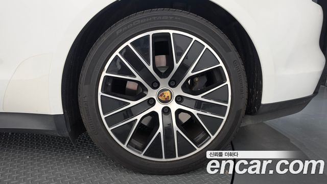 Porsche Taycan 2022 — photo 7