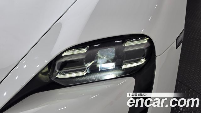 Porsche Taycan 2022 — photo 8