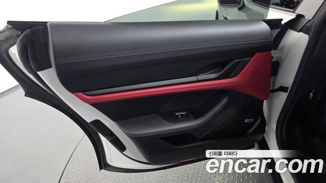 Porsche Taycan 2022 — photo 15
