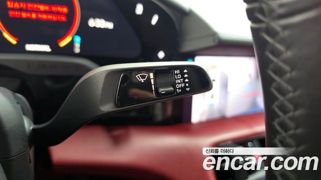 Porsche Taycan 2022 — photo 28