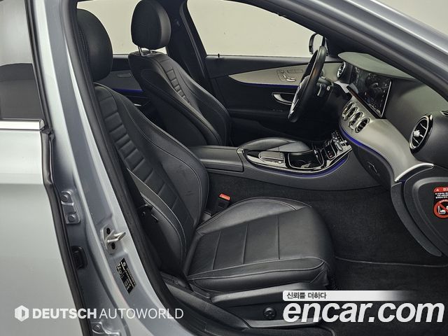 Mercedes-Benz E-Class 2021 — photo 10